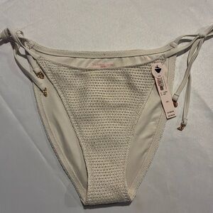New Victoria’s Secret Swimwear Crochet Bikini Bottom NWT